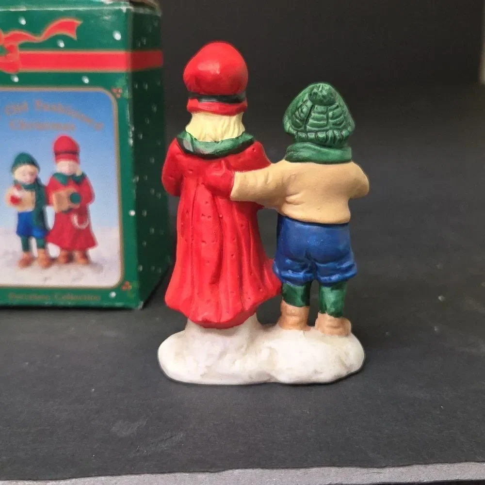 Festive‎ Kids Figurine Set Vintage Russ Christmas Figurines